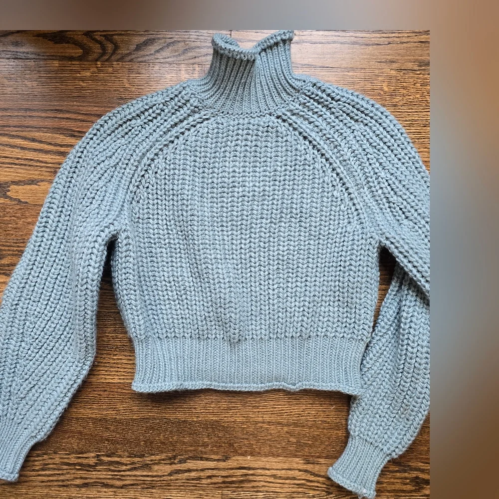 🌟7/25$ H&M Teal Turtleneck Chunky Knit Sweater - Picture 3 of 7
